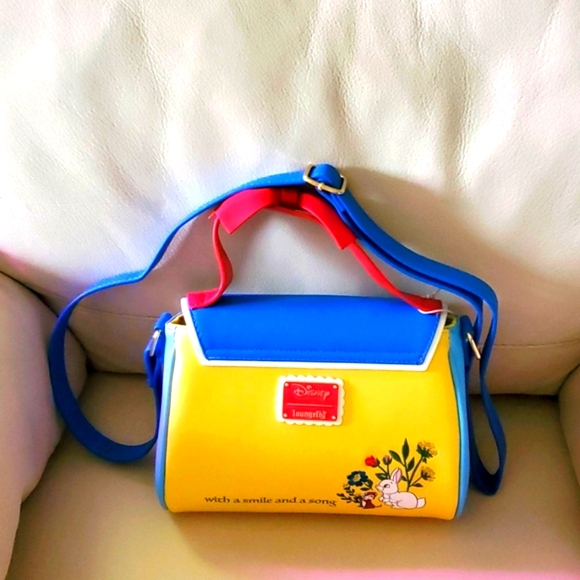 🆕️LOUNGEFLY 👑 DISNEY SNOW WHITE COSPLAY BOW HANDBAG PURSE - Picture 3 of 15
